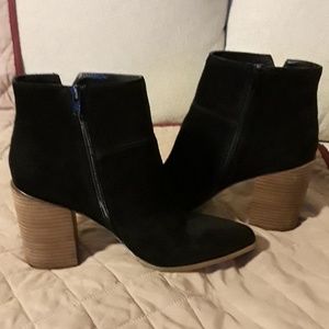 NWOT Nine West Black Suede Booties